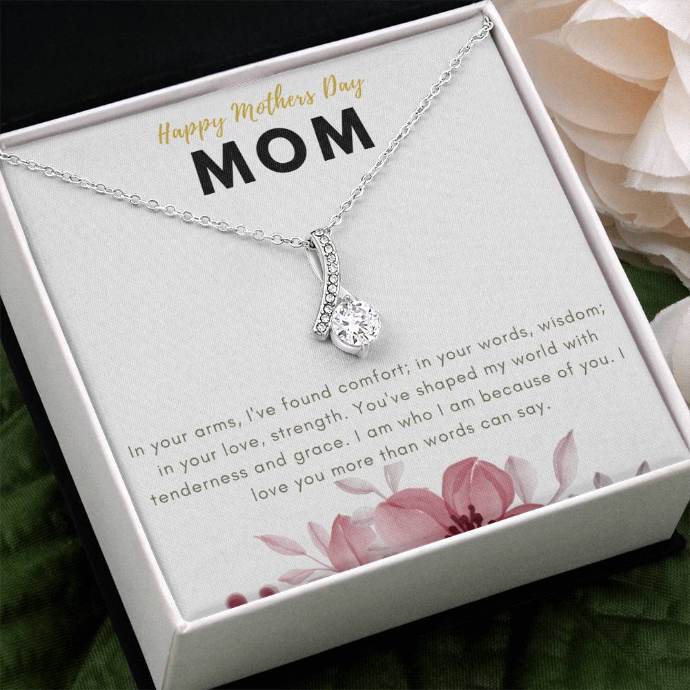 Eternal Elegance: Alluring Beauty Necklace for Mom