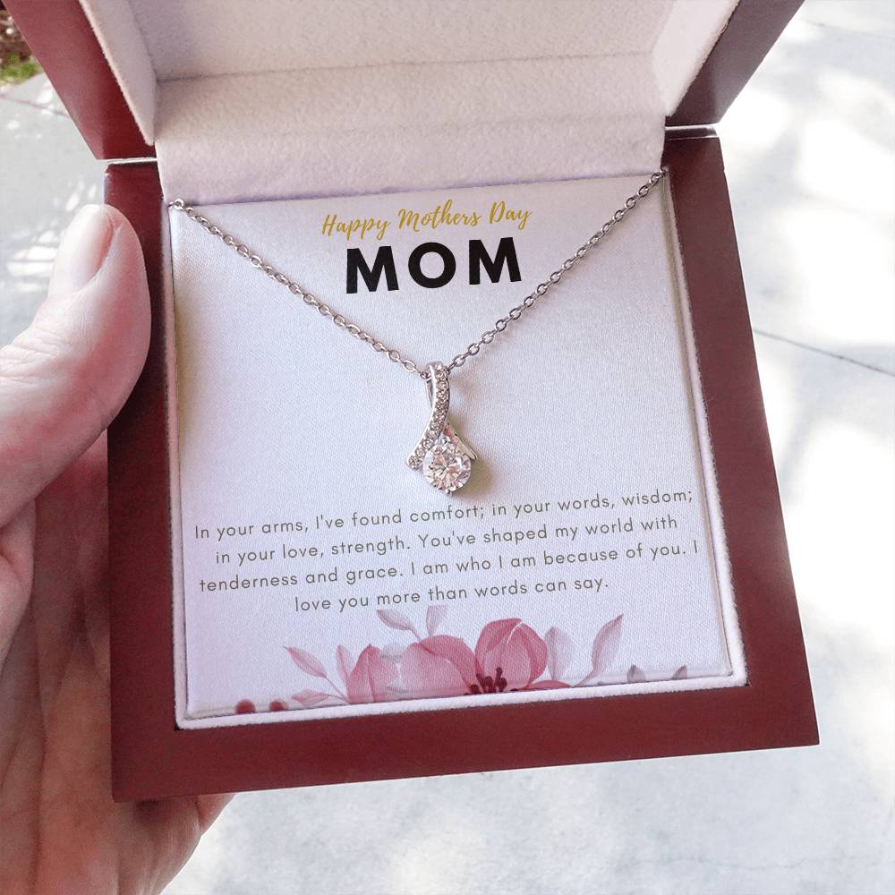 Eternal Elegance: Alluring Beauty Necklace for Mom